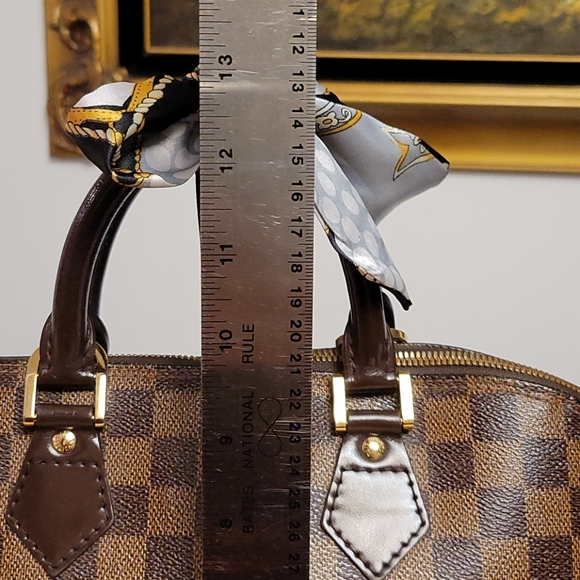 Louis Vuitton Alma Damier PM - Picture 11 of 16